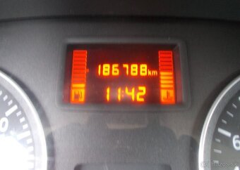 Dacia Sandero 1,2 benzín manuál 55 kw - 10