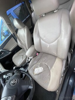 Toyota RAV4 2.2 D-CAT - 10