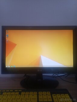 POČÍTÁČ + MONITOR - 10