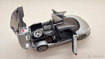 1:18 BMW NAZCA - 10