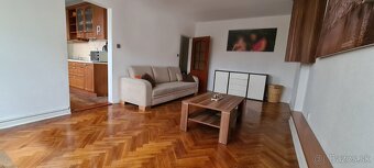 Prenajmem 2 izbový velkometražny byt - 10