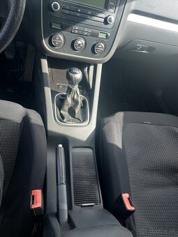 Wolsvagen golf 5 85.kw 1.6 benzín 6 rýchlostný manual - 10
