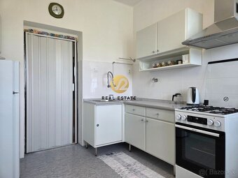 Na PREDAJ RD Zobor s krásnym pozemkom 941m2 - 10