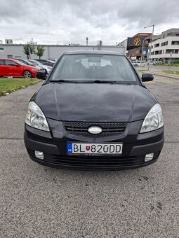 KIA Rio - 10