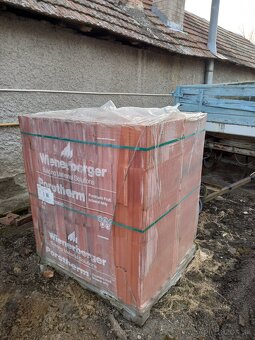 Stavebný materiál HELUZ - 10