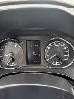 Toyota Yaris - 10