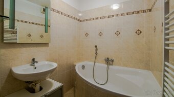 3-izbový byt s obrovskou predzáhradkou (122 m²) - Sv.Jur - 10