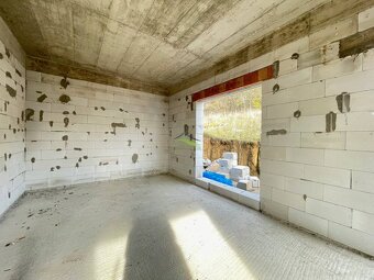 NOVOSTAVBA pod Hrádkom - priestranný dom- pozemok 600m2 - 10