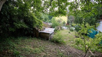 Slnečný stavebný pozemok s projektom a stavebným povolením - 10