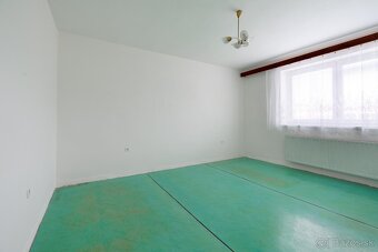 Rodinný dom s potenciálom - Košeca - 10