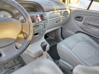 Renault Scenic - 10