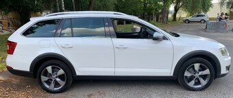 Škoda Octavia Combi SCOUT 2.0 TDI DSG 4x4 - 10