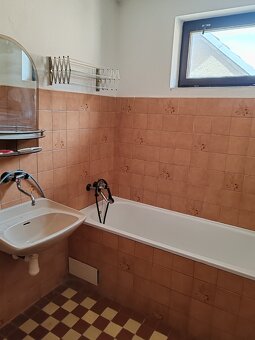 Na predaj rodinný dom Jaslovské Bohunice - 10