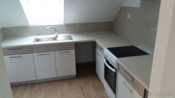 POLYFUNKČNÝ 4. podlažný objekt, 242,7m2, Sídlisko II., PO - 10