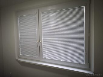 INTERIÉROVÉ ŽALÚZIE A SIEŤKY ROTI HMYZU AJ S MONTÁŽOU - 10