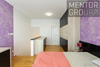 360° VR Ponúkame na predaj 2i RD v radovej zástavbe + 2 par - 10