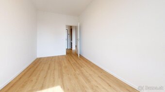 PRÚDY prenájom - 3 izb. byt 89m2 s predzáhradkou a parkovací - 10