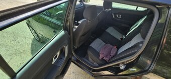 Škoda Fabia 2 1.6 16V sport - 10