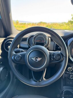 Mini Cooper Hatchback 1.5 TwinPower Turbo 6.st. manuál - 10
