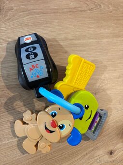 Fisher Price hrací stolík a kľúče - 10