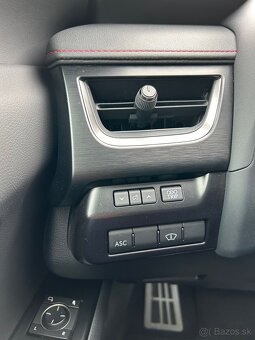 Lexus UX 250h F Sport Design FWD - 10