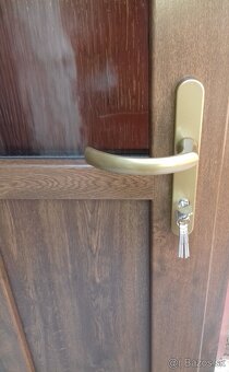 Predám vchodové dvere š79cm x v205cm biele a 88x200 orech - 10