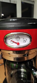 Prekvapkávací kávovar Russell Hobbs 21700 - 10