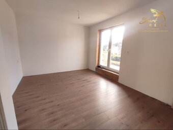 4 izbová novostavba v dvojdome neďaleko tajchu - 10