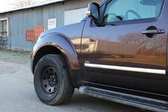 Nissan Pathfinder 3.0 V6 A/T 7MIEST - 10