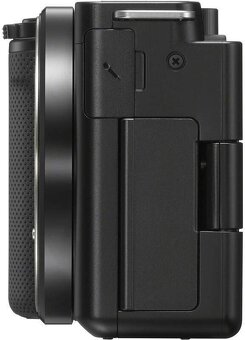 Predám úplne nový Sony ZV-E10 plus grip - 10