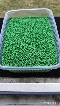 české korále více barev viz fota 1 kg 5 e - 10