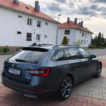 Škoda Superb Combi 4x4 Sportline 140 kW(190k), top stav - 10
