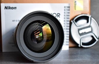 Nikon D5600 top stav - 10