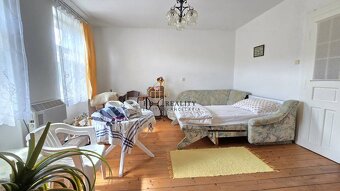 Rodinný dom s veľkým pozemkom v obci Chrťany - 10
