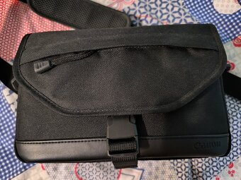 Canon EOS 2000D + EF-S 18-55 mm - 10