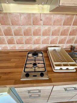 2-izb.byt s terasou 30 m2, pešia zóna, vrchné poschodie - 10