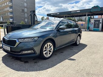 Škoda Octavia Combi 2.0 TDI DSG Style - 10
