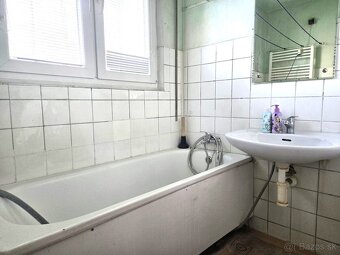 Ponúkame na predaj 4-izbový byt s loggiou ma Zelenečskej uli - 10