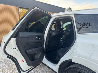 Volvo XC60 B4 Momentum Pro AWD PPF,1. majiteľ,komfort výbava - 10