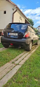 Kia Rio - 10