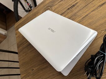 15.6/Asus Notebook/4GB RAM/128GB NVMe SSD/Intel HD 2GB Graf/ - 10