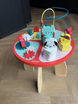 Montessori drevený hrací stolík s aktivitami Janod - 10