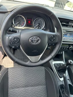 Toyota Auris 1.6l 2014 - 10