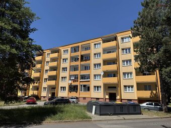 REZERVOVANÉ - NA PREDAJ 2.izb. byt na SEVERE - 10