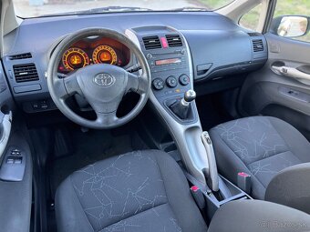 Toyota Auris 1.3 VVTI - 10