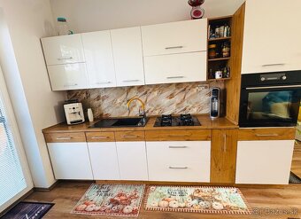 Na predaj moderný radový dom v Tomášikove - 10