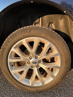 Ford F-150 Lightning - 10