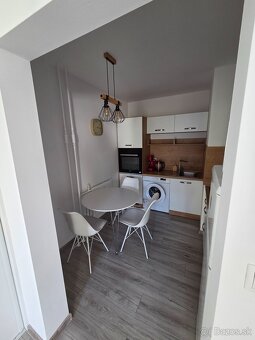 Predám 1 izbový byt Levice - 10