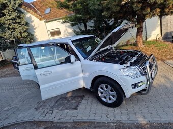 Mitsubishi Pajero 3.2D-ID LWB 4x4 190k A/T 7-Miest. (diesel) - 10