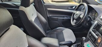 Škoda Octavia Combi RS 2.0 TDI 125 kW rok 2010 - 10